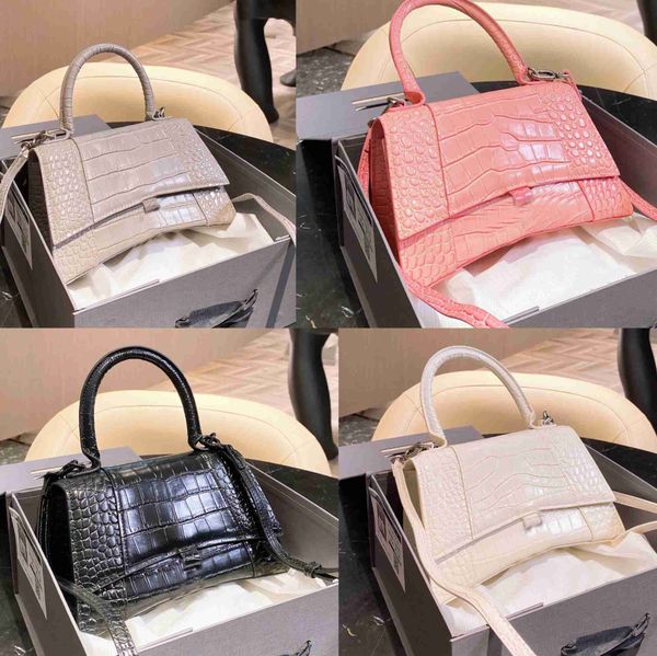 2022 lady shopping bags fashion handbags women totes shoulder cross body half moon luxury genuine leather classic retro purse wallets handle 
2022 lady shopping bags fashion handbags women totes shoulder cross body half moon luxury genuine leather classic retro purse wallets handle