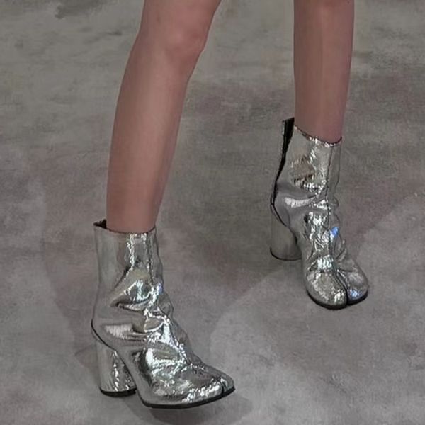 boots female silver tabi boots split toe chunky high heel women boots fashion zapatos mujer fashion autumn women shoes botas mujer 230814, Black
boots female silver tabi boots split toe chunky high heel women boots fashion zapatos mujer fashion autumn women shoes botas mujer 230814, Black