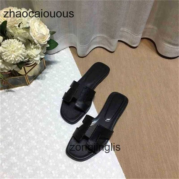 luxury designer beacsliders sandal shoes oran bear slippers brand women slipper classic flat heel summer fashion flops leatslides black whit
luxury designer beacsliders sandal shoes oran bear slippers brand women slipper classic flat heel summer fashion flops leatslides black whit