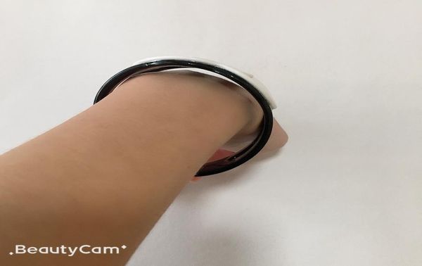 fashion black and white acrylic hollowed out bracelets c bangle for ladies collection hand rings jewelry accessories vip gifts3835538
fashion black and white acrylic hollowed out bracelets c bangle for ladies collection hand rings jewelry accessories vip gifts3835538