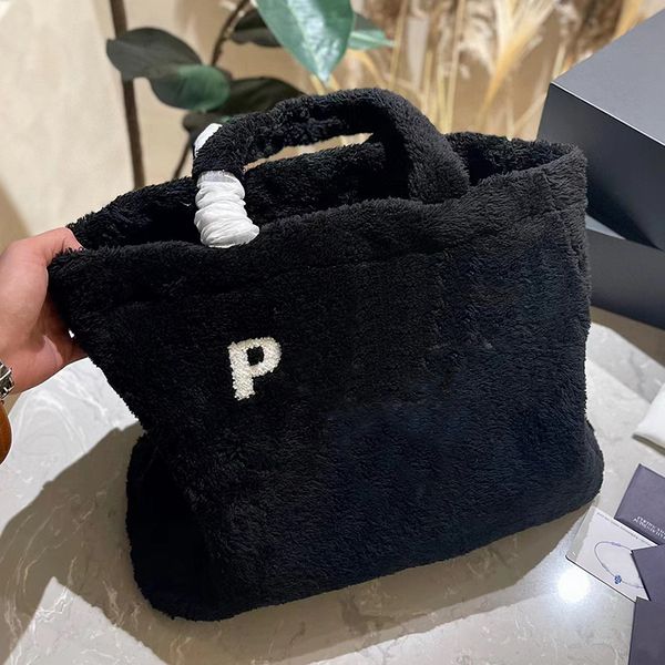 woman designer tote bags 23aw new plush terry fabric large-capacity lambhair shopping bags fashion ladies shoulder purses
woman designer tote bags 23aw new plush terry fabric large-capacity lambhair shopping bags fashion ladies shoulder purses