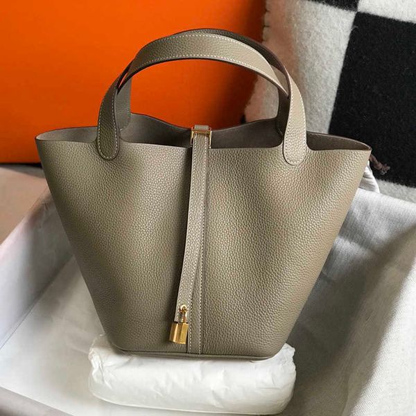 a designer tote bag her mas handbag vegetable basket large capacity lock travel women picotin solid cowhide picotins bucket fashion handbags
a designer tote bag her mas handbag vegetable basket large capacity lock travel women picotin solid cowhide picotins bucket fashion handbags
