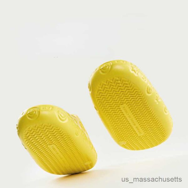 slipper children bathroom slippers summer solid color slip soft sole kid slippers 2-8 old boys and girls cute home slippers r230815, Black;grey
slipper children bathroom slippers summer solid color slip soft sole kid slippers 2-8 old boys and girls cute home slippers r230815, Black;grey