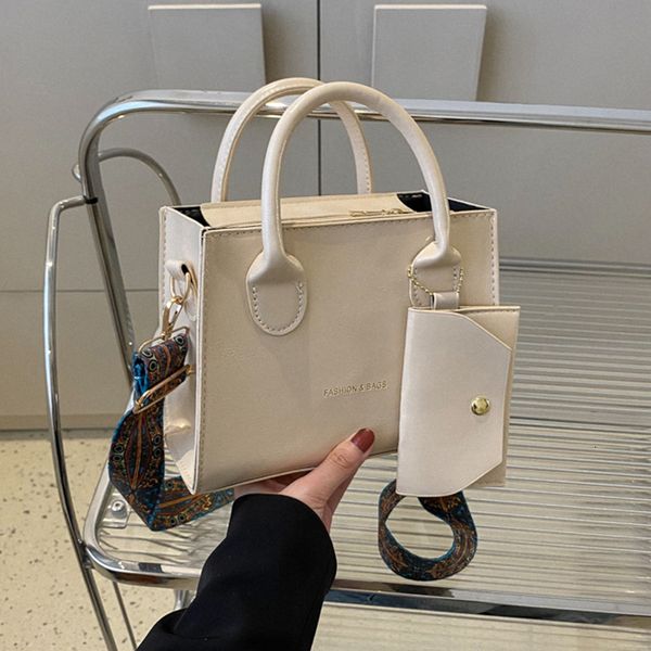 evening bags retro texture women's portable small square bag simple and stylish solid color shoulder crossbody 230814
evening bags retro texture women's portable small square bag simple and stylish solid color shoulder crossbody 230814