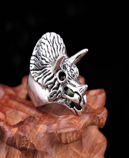 fashion and personality rhinoceros head outdoor titanium steel banzhi selfdefense selfdefense ring men stab boxing gloves mail r7178073, Silver
fashion and personality rhinoceros head outdoor titanium steel banzhi selfdefense selfdefense ring men stab boxing gloves mail r7178073, Silver