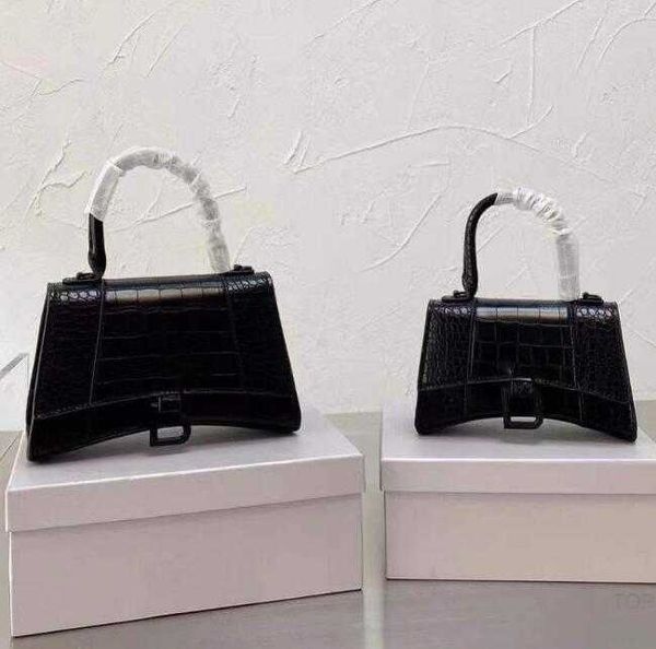lady shopping bags fashion handbags women totes shoulder cross body half moon luxury genuine leather classic retro purse wallets handle
lady shopping bags fashion handbags women totes shoulder cross body half moon luxury genuine leather classic retro purse wallets handle