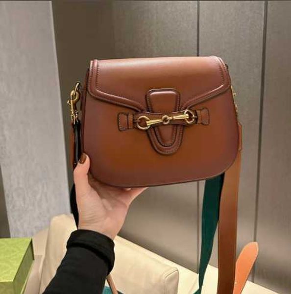 2023 new luxury designers bags women handbag shoulder bag lady wallet simple versatile leisure metal letter leather solid leather postman ha
2023 new luxury designers bags women handbag shoulder bag lady wallet simple versatile leisure metal letter leather solid leather postman ha