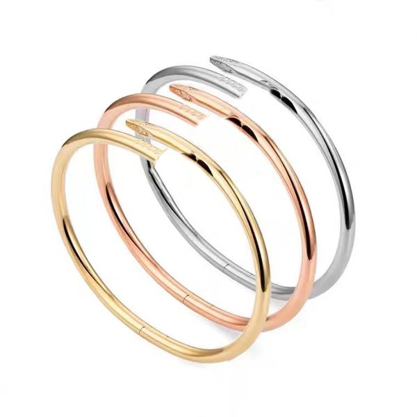 fashion metal-plated 18k gold bracelet designer men's and women's diamond bracelet engagement party gift, Black
fashion metal-plated 18k gold bracelet designer men's and women's diamond bracelet engagement party gift, Black