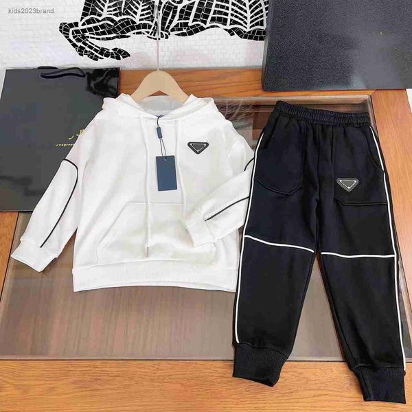 designer baby tracksuits autumn kids sets size 110-160 cm 2pcs abdominal pocket decoration hoodie and pocket decoration pants july31, White
designer baby tracksuits autumn kids sets size 110-160 cm 2pcs abdominal pocket decoration hoodie and pocket decoration pants july31, White