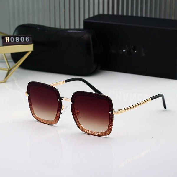 Fashion Designer Cool sunglasses 2023 New Sunglasses Box Outdoor Sunvisor Women's Glasses957G
Fashion Designer Cool sunglasses 2023 New Sunglasses Box Outdoor Sunvisor Women's Glasses957G