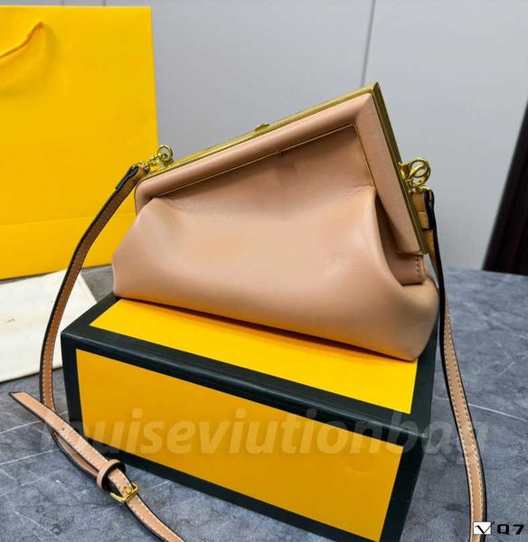 fashion luxury evening clutch travel bag genuine leather womens mens shoulder wallets bags purses famous passport handbag totes 7a quality c
fashion luxury evening clutch travel bag genuine leather womens mens shoulder wallets bags purses famous passport handbag totes 7a quality c