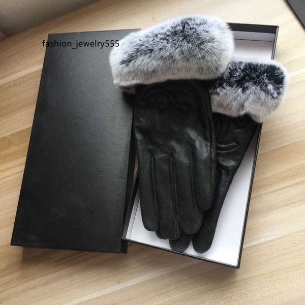 five fingers gloves winter leather gloves and wool touch screen rabbit skin cold resistant warm sheepskin parting fingers, Blue;gray
five fingers gloves winter leather gloves and wool touch screen rabbit skin cold resistant warm sheepskin parting fingers, Blue;gray