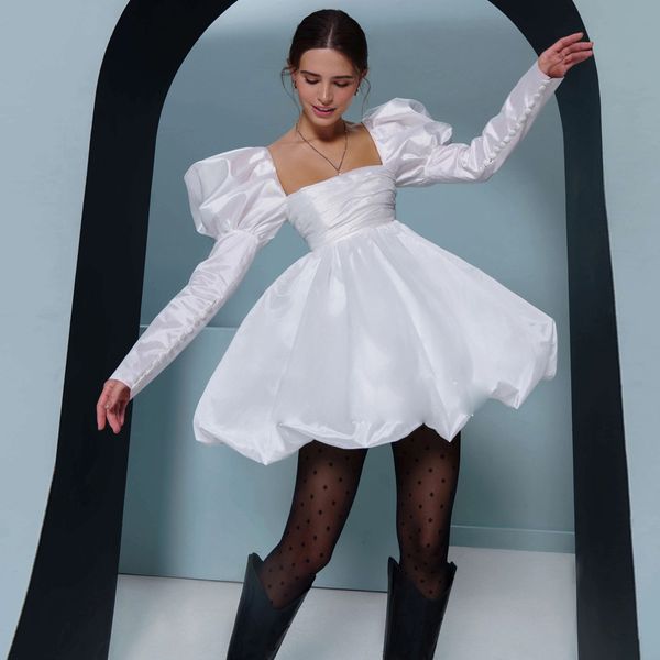 modern white square neck short wedding bridal dresses long sleeve a line mini mariage for bride puffy skirt
modern white square neck short wedding bridal dresses long sleeve a line mini mariage for bride puffy skirt