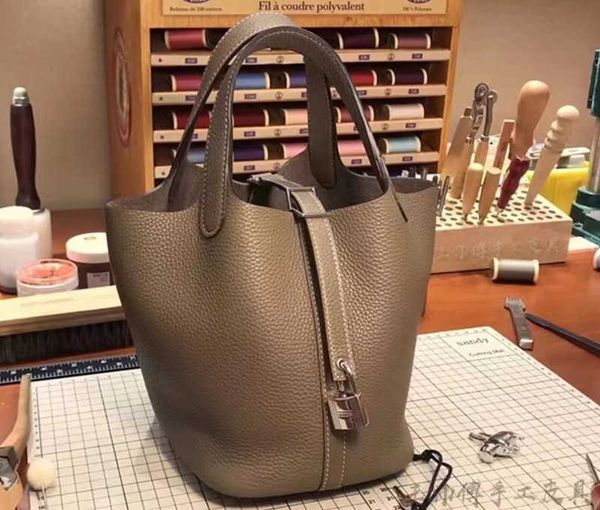 authentic handbag desinger totes picotin bags h family vegetable basket bucket leather bag women's 2023 new layer cow casual kk5l
authentic handbag desinger totes picotin bags h family vegetable basket bucket leather bag women's 2023 new layer cow casual kk5l