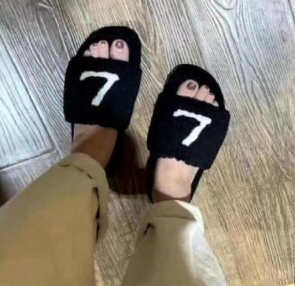 designer wool slippers fur slides solid color fashion womens flat bottom slipper winter home plush warmth flip-flops sandals, Black
designer wool slippers fur slides solid color fashion womens flat bottom slipper winter home plush warmth flip-flops sandals, Black