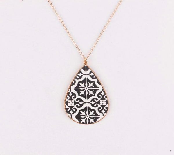 baroque style textured leather teardrop pendant long moroccan necklace in gold back for women print leathers necklaces holiday jew7907883, Silver
baroque style textured leather teardrop pendant long moroccan necklace in gold back for women print leathers necklaces holiday jew7907883, Silver