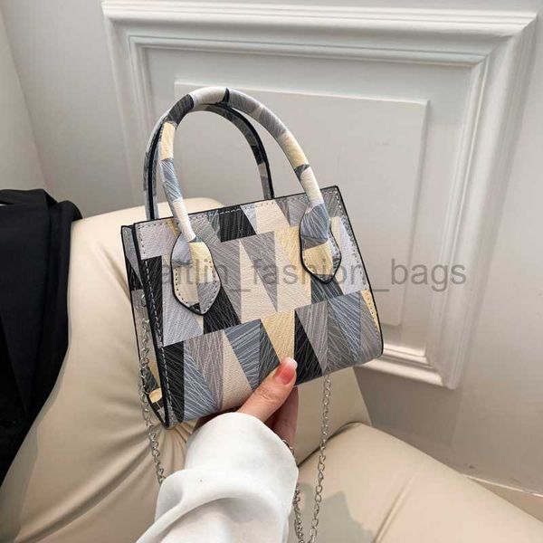 small design fashionable and simple for women in autumn 2023 small square leisure commuting crossbody caitlin_fashion_bags
small design fashionable and simple for women in autumn 2023 small square leisure commuting crossbody caitlin_fashion_bags