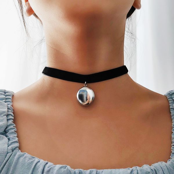 10pc/lot tiny plain round locket stainless steel choker collar necklace women black korea velvet rope female collier bijoux, Silver
10pc/lot tiny plain round locket stainless steel choker collar necklace women black korea velvet rope female collier bijoux, Silver