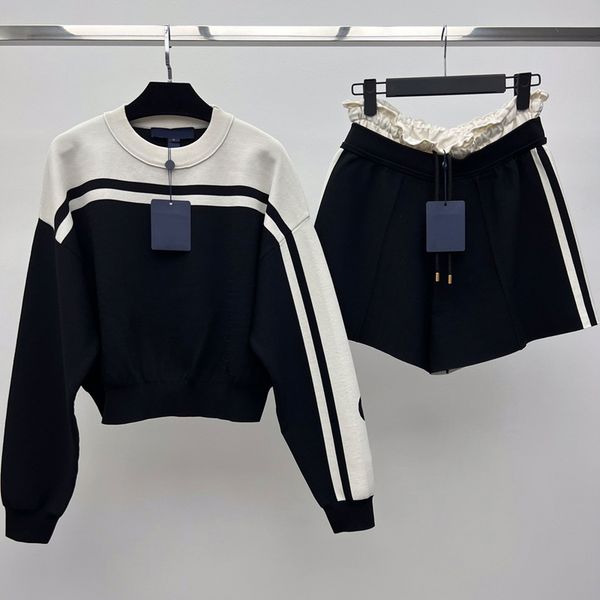 8.15 fashion sporty sets crew neck long sleeve contrast color striped pullover knitwear or drawstring shorts, White
8.15 fashion sporty sets crew neck long sleeve contrast color striped pullover knitwear or drawstring shorts, White