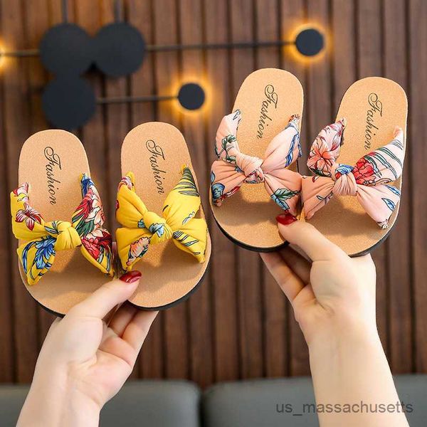 slipper kids slippers for girls sun flower flip flops summer baby soft non-slip children beach shoes flat cute slides r230815, Black;grey
slipper kids slippers for girls sun flower flip flops summer baby soft non-slip children beach shoes flat cute slides r230815, Black;grey