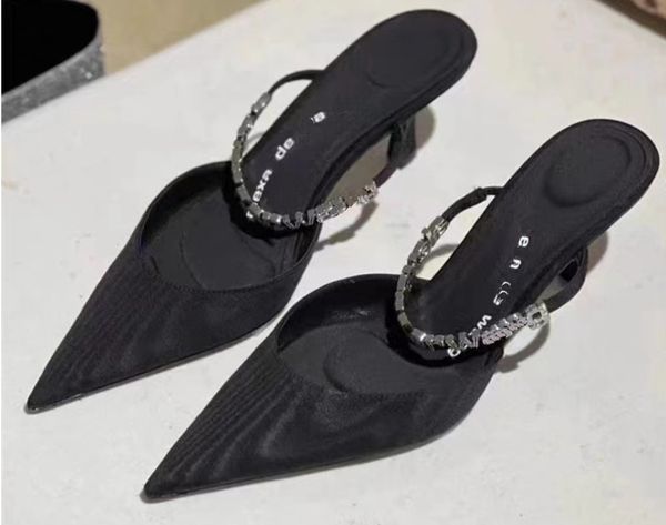 luxury new baotou rhinestone letter pointed high heels women's muller half slippers black slim heelssize 35-40
luxury new baotou rhinestone letter pointed high heels women's muller half slippers black slim heelssize 35-40