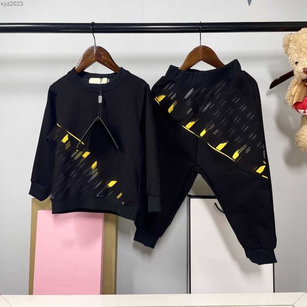 23ss designer baby tracksuits fashion kids sports suit size 100-150 cm 2pcs long sleeved sweater and lettered logo printed pants aug02, White
23ss designer baby tracksuits fashion kids sports suit size 100-150 cm 2pcs long sleeved sweater and lettered logo printed pants aug02, White