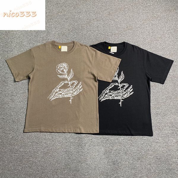 23ss new ga depts sketch skull handheld rose letters cotton round neck loose versatile men and women casual trend short sleeve, White;black
23ss new ga depts sketch skull handheld rose letters cotton round neck loose versatile men and women casual trend short sleeve, White;black
