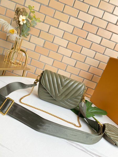 new design luxury all-in-one shoulder bag wide shoulder belt green cowhide production style variety m53936
new design luxury all-in-one shoulder bag wide shoulder belt green cowhide production style variety m53936