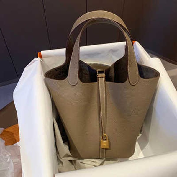 authentic handbag desinger totes picotin bags bag 2023 new leather women's vegetable basket layer soft cow skin litchi grain bucket 4tf
authentic handbag desinger totes picotin bags bag 2023 new leather women's vegetable basket layer soft cow skin litchi grain bucket 4tf