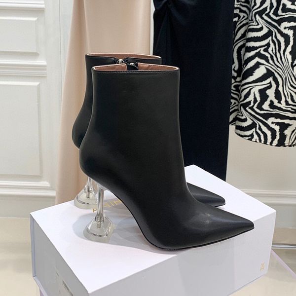 amina muaddi giorgia clear high-heeled ankle boots cubic heel pointed toes side zip pull-on leather outsole booties for women luxury designe, Black
amina muaddi giorgia clear high-heeled ankle boots cubic heel pointed toes side zip pull-on leather outsole booties for women luxury designe, Black