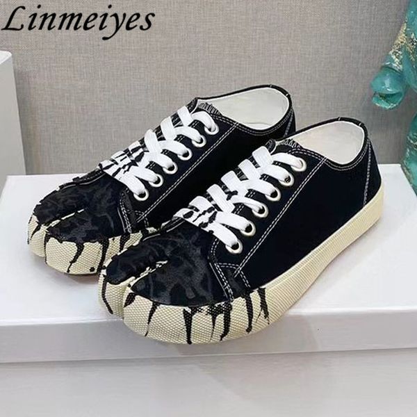 dress shoes canvas shoes woman casual flat shoes female lace up split toe black white shoes fashion comfortable sneakers women 230815
dress shoes canvas shoes woman casual flat shoes female lace up split toe black white shoes fashion comfortable sneakers women 230815