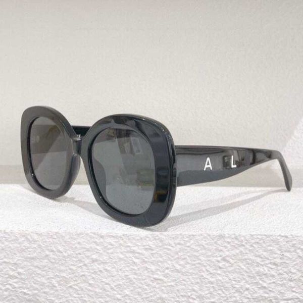 high-quality men's eyewear fashion brand ch9091 letter series sunglasses ladies luxury street p casual sun protection, White;black
high-quality men's eyewear fashion brand ch9091 letter series sunglasses ladies luxury street p casual sun protection, White;black