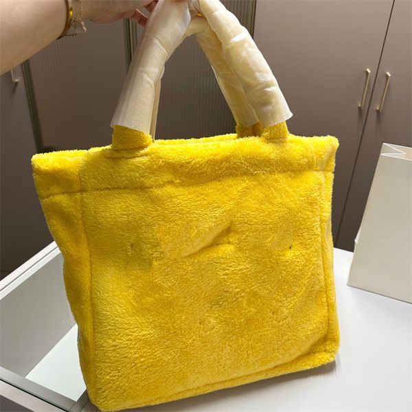 women's underarm bag designer tote bag female shopping bag women's wallet new plush shopping bag for autumn and winter
women's underarm bag designer tote bag female shopping bag women's wallet new plush shopping bag for autumn and winter