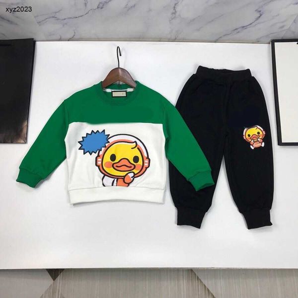 23ss designer tracksuits kids clothes child sets size 90-150 cm 2pcs articulated cartoon pattern printed round neck sweater and pants july26, White
23ss designer tracksuits kids clothes child sets size 90-150 cm 2pcs articulated cartoon pattern printed round neck sweater and pants july26, White
