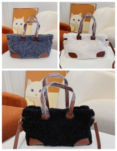 fahion design lamb wool plush soft large capacity shopping bags women's wonter travel outdoor handbag retro style handbags the tote bag
fahion design lamb wool plush soft large capacity shopping bags women's wonter travel outdoor handbag retro style handbags the tote bag