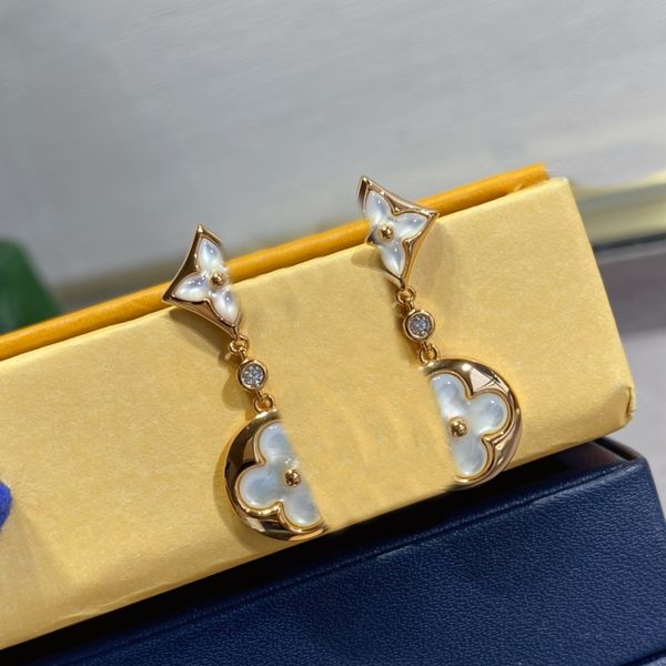 exquisite floral tassel earrings premium white fritillary 18k gold designer women's earrings for banquet parties simple all-match jewel, Silver
exquisite floral tassel earrings premium white fritillary 18k gold designer women's earrings for banquet parties simple all-match jewel, Silver