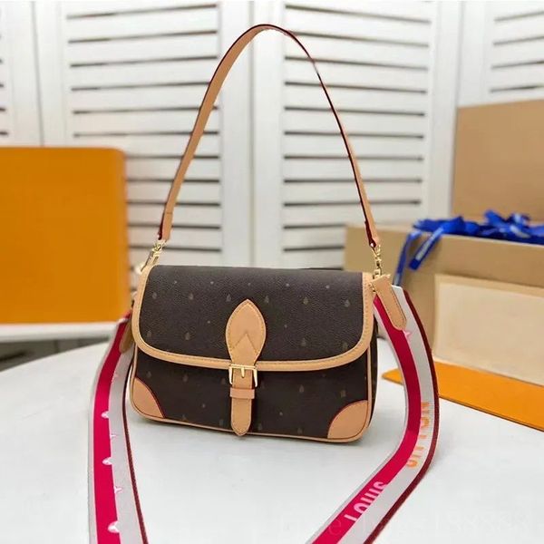 luxury designer bag women's handbag women's designer leather composite bag women's shoulder bracket women's tote bag cro
luxury designer bag women's handbag women's designer leather composite bag women's shoulder bracket women's tote bag cro