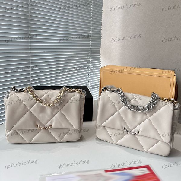 19 fashion womens shoulder bag soft lambskin flap quilted diamond hardware metal buckle luxury hand-held matelasse chain crossbody bag mobil
19 fashion womens shoulder bag soft lambskin flap quilted diamond hardware metal buckle luxury hand-held matelasse chain crossbody bag mobil