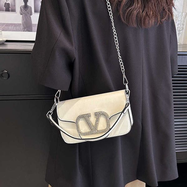 2023 v v womens 2023 ladies designer bags for baobao new texture handheld small square bag with diamond embedding fashion chain single shoul
2023 v v womens 2023 ladies designer bags for baobao new texture handheld small square bag with diamond embedding fashion chain single shoul