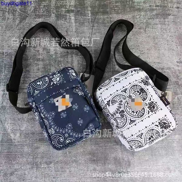 xwg2 fashion luxury brand carthart accessories new shoulder bag cashew flower crossbody workwear casual small, Silver
xwg2 fashion luxury brand carthart accessories new shoulder bag cashew flower crossbody workwear casual small, Silver