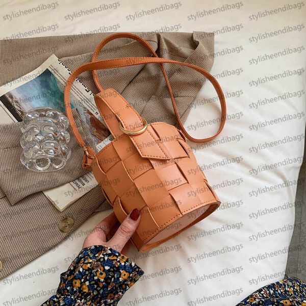 bucket bag women bag shoulder bag simple style handbag fahsion crossbody bag ladies woven bag drawstring bag casual bag solid color bag styl
bucket bag women bag shoulder bag simple style handbag fahsion crossbody bag ladies woven bag drawstring bag casual bag solid color bag styl