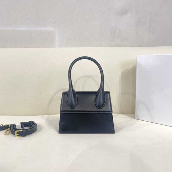 classic lady qualiy desiner handbags ladies jacquess bags underarm frosted fashion suede single shoulder brand handheld wallet lady dinner c
classic lady qualiy desiner handbags ladies jacquess bags underarm frosted fashion suede single shoulder brand handheld wallet lady dinner c