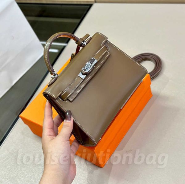 mini kellies designer classic fashion bag handbag lychee pattern cowhide designer bag crossbody bag women handle bag genuine leather bag
mini kellies designer classic fashion bag handbag lychee pattern cowhide designer bag crossbody bag women handle bag genuine leather bag