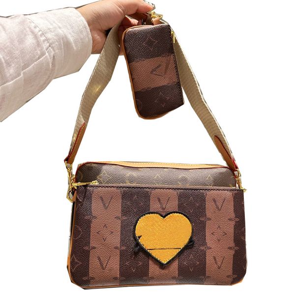 3in1 two-tone stripes designer medium messenger bag embroidery heart design with little coin purse adjustable nylon strap crossbody shoulder
3in1 two-tone stripes designer medium messenger bag embroidery heart design with little coin purse adjustable nylon strap crossbody shoulder