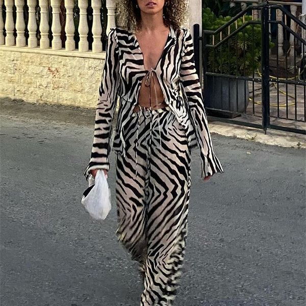 women's two piece pants fsda tracksuit women print y2k long sleeve shirts bandage and pants two piece set casual outfits party clubwear, White
women's two piece pants fsda tracksuit women print y2k long sleeve shirts bandage and pants two piece set casual outfits party clubwear, White