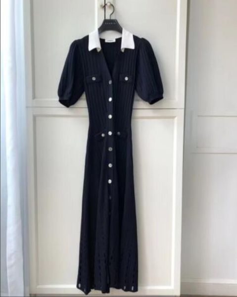 casual dresses sandro double s embroidered v-neck knit short sleeve midi dress -23, Black;gray
casual dresses sandro double s embroidered v-neck knit short sleeve midi dress -23, Black;gray