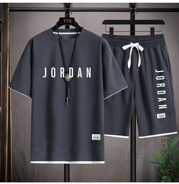 men tracksuits designer plus size s-3xl short sleeve 2 piece set t-shirt+shorts summer brand jogging suit letter outfits solid color sportsw, White;black
men tracksuits designer plus size s-3xl short sleeve 2 piece set t-shirt+shorts summer brand jogging suit letter outfits solid color sportsw, White;black