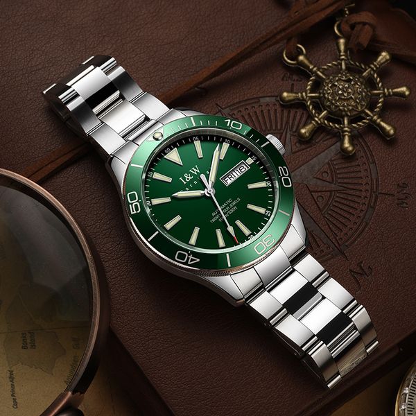 i&w genuine green submariner automatic mechanical watch men's watch with night luminescence trend, Slivery;black
i&w genuine green submariner automatic mechanical watch men's watch with night luminescence trend, Slivery;black