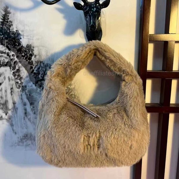 designer miu bags hobo shoulder net red macaron plush fashion versatile letter wool handbag underarm autumn and winter 2023 new women's
designer miu bags hobo shoulder net red macaron plush fashion versatile letter wool handbag underarm autumn and winter 2023 new women's