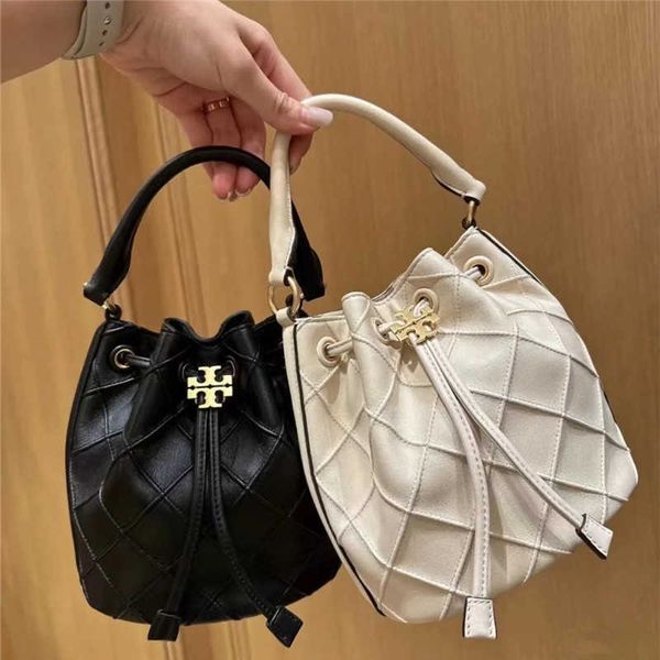 designer bag 2024 early launch tb women's fleming classic diamond cowhide panel 747 bucket handbag 741 soft leather chain shoulder back
designer bag 2024 early launch tb women's fleming classic diamond cowhide panel 747 bucket handbag 741 soft leather chain shoulder back